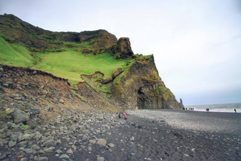 iceland-reynisfjara-beach-3