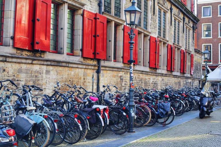 delft-the-netherlands_central-market-3