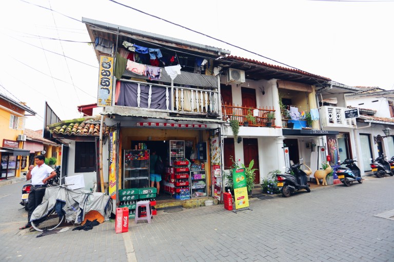 galle-old-city-center3