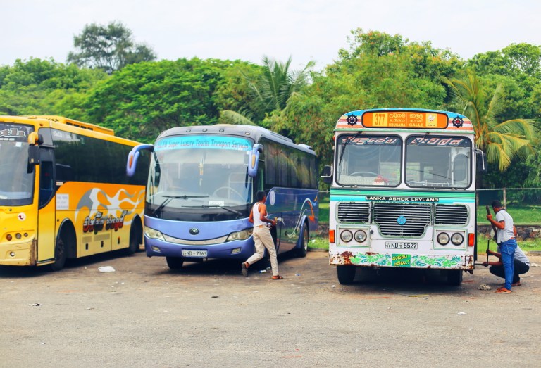 galle_sri-lanka_bus-station_2