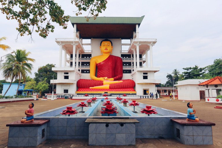 weherahena-temple_prinlume8