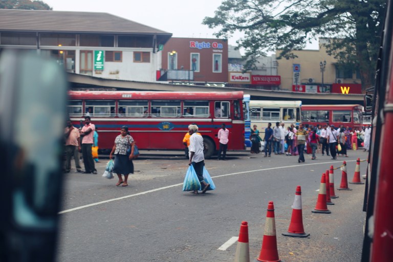 kandy_traffic_sri-lanka_3