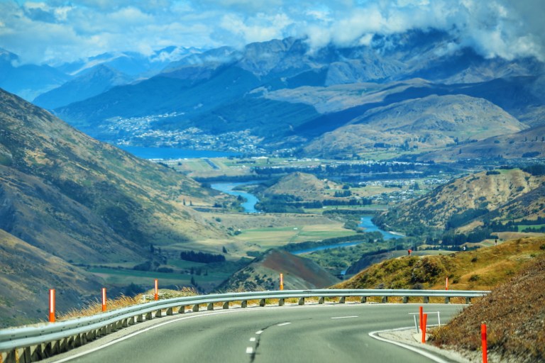 Road from Arrowtown to Queenstown_11