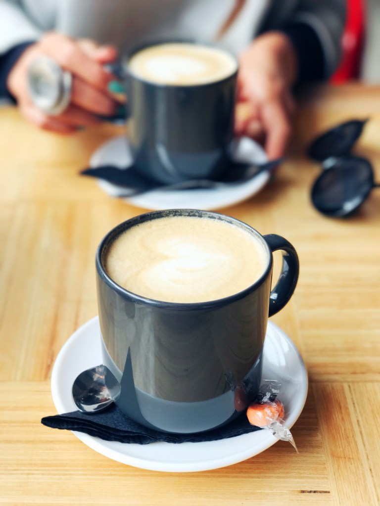 Must Puudel_Tallinn_2