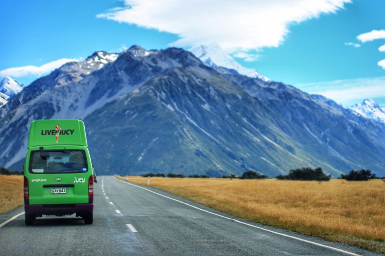 On the way to Hooker Valley (2)