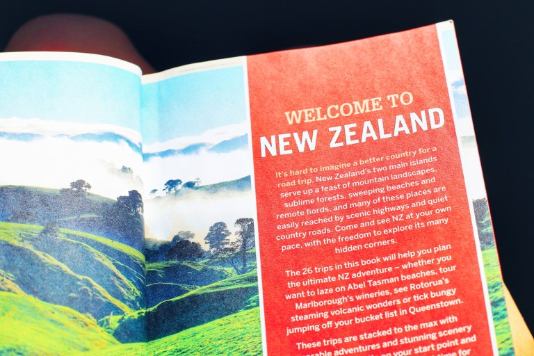 On the way to Mount Cook New Zealand_8