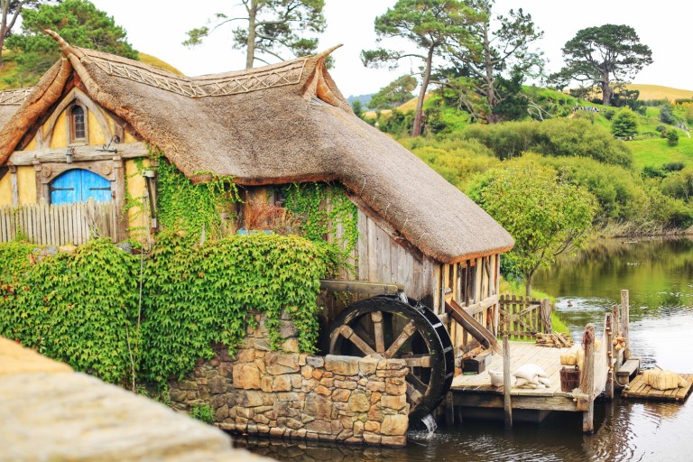Hobbiton_Dragon Inn_4.JPG