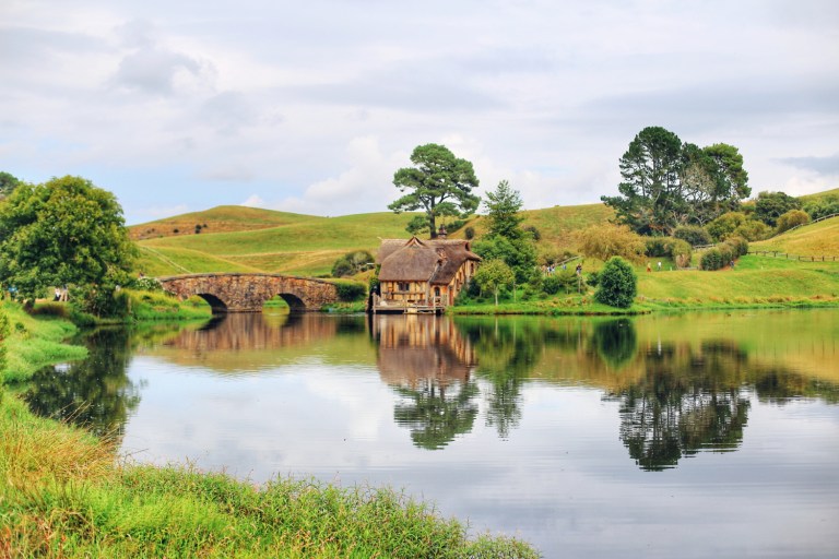 Hobbiton_Dragon Inn_6