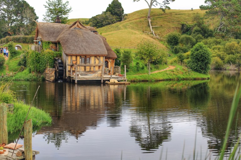 Hobbiton_Dragon Inn_7