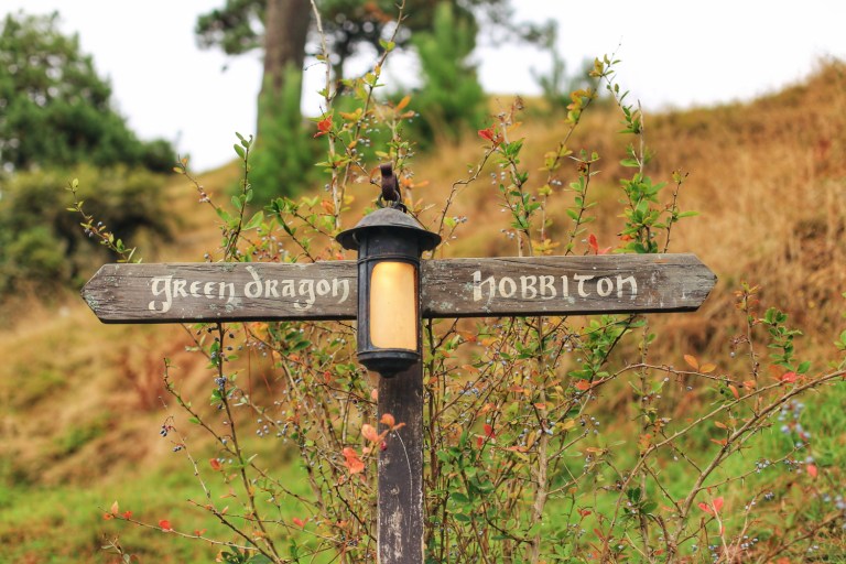 Hobbiton_Dragon Inn_8