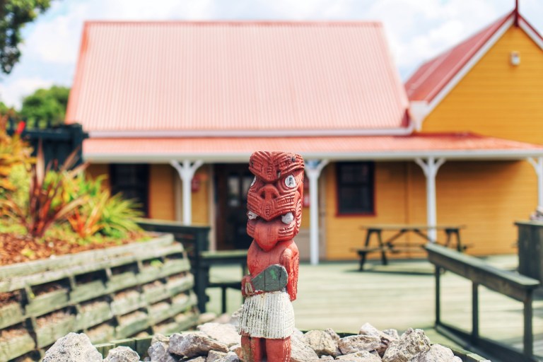 Women Dance_The Living Maori VIllage_New Zealand_Rotorua_6 (2)