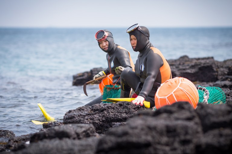 Female Divers JEJU - credits httproadsandkingdomscom