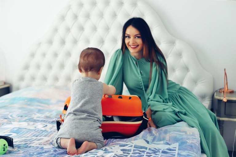Lufthansa_Baby Suitcase_1