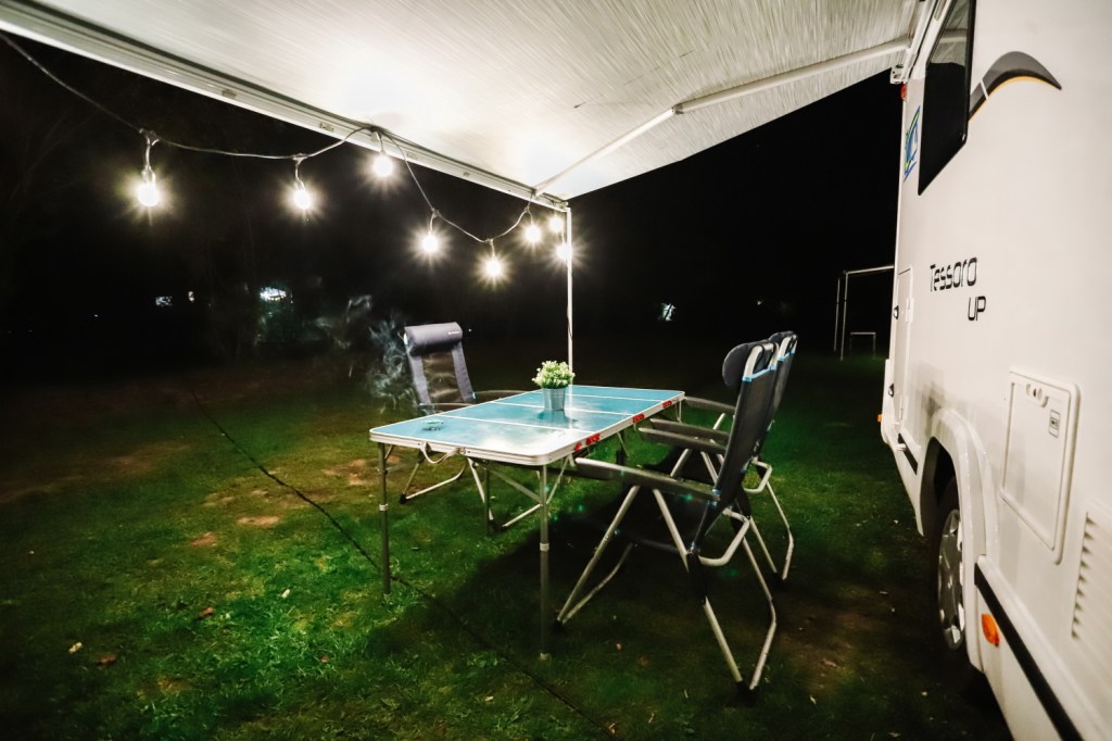 This image has an empty alt attribute; its file name is 10_camper-trip-in-romania.jpg