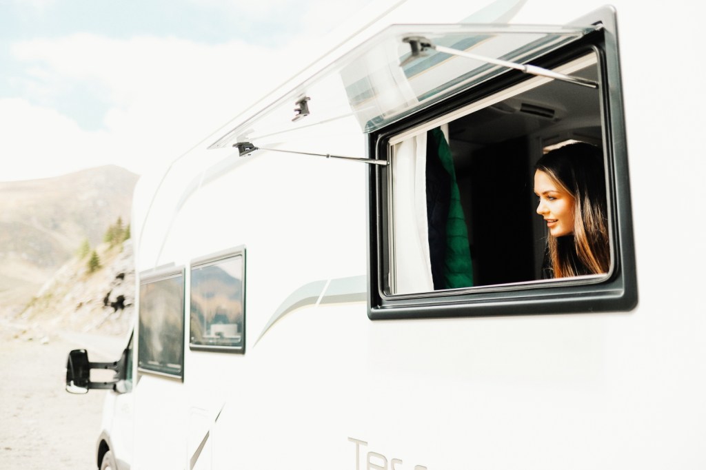 This image has an empty alt attribute; its file name is 26_camper-trip_11.jpg