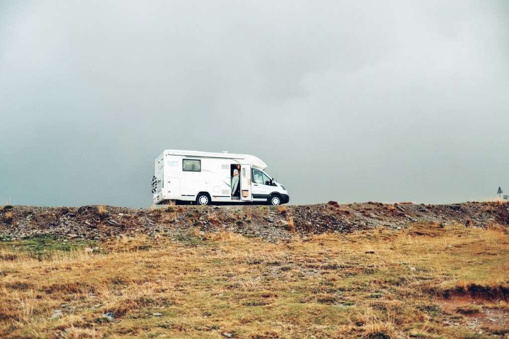 This image has an empty alt attribute; its file name is 31_camper-trip_63.jpg