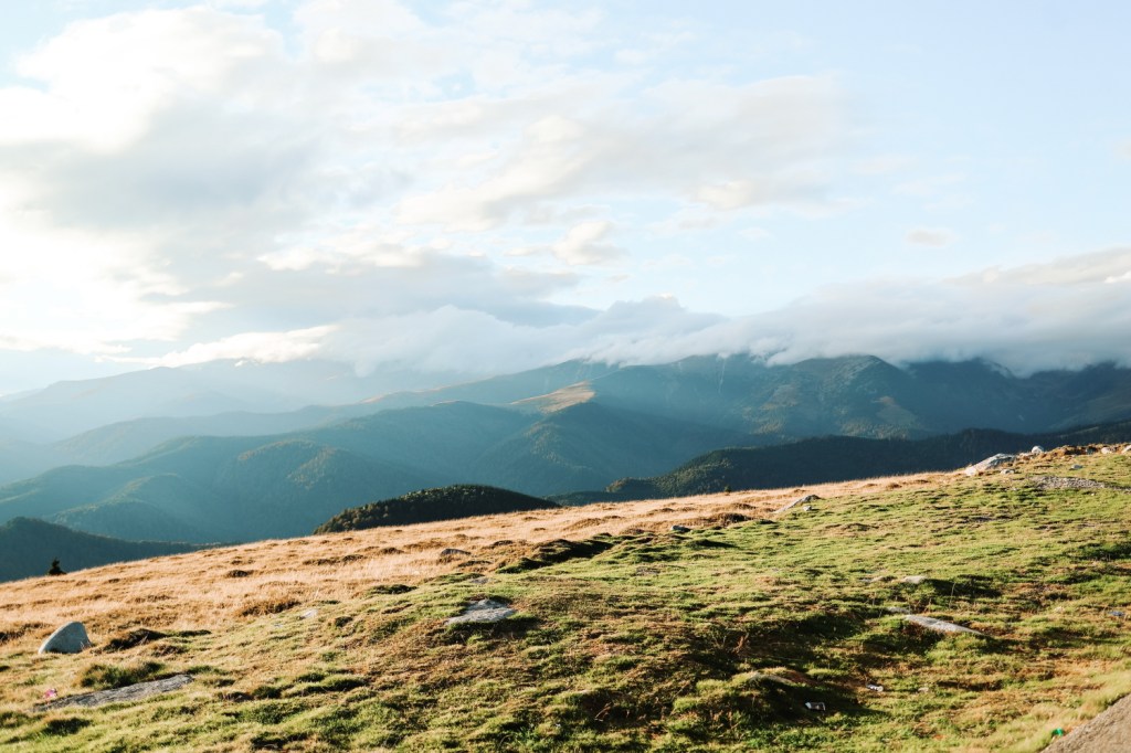 This image has an empty alt attribute; its file name is 37_camper-trip_60.jpg