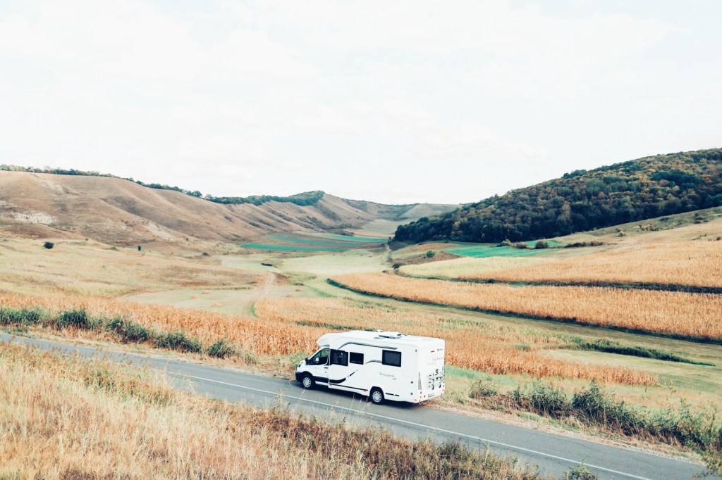 This image has an empty alt attribute; its file name is 40_camper-trip_58.jpg