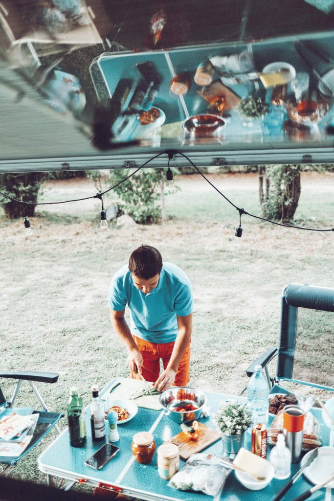 This image has an empty alt attribute; its file name is 47_camper-trip_87.jpg