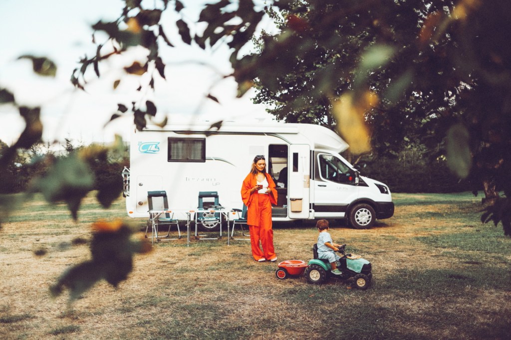 This image has an empty alt attribute; its file name is 59_camper-trip_101.jpg