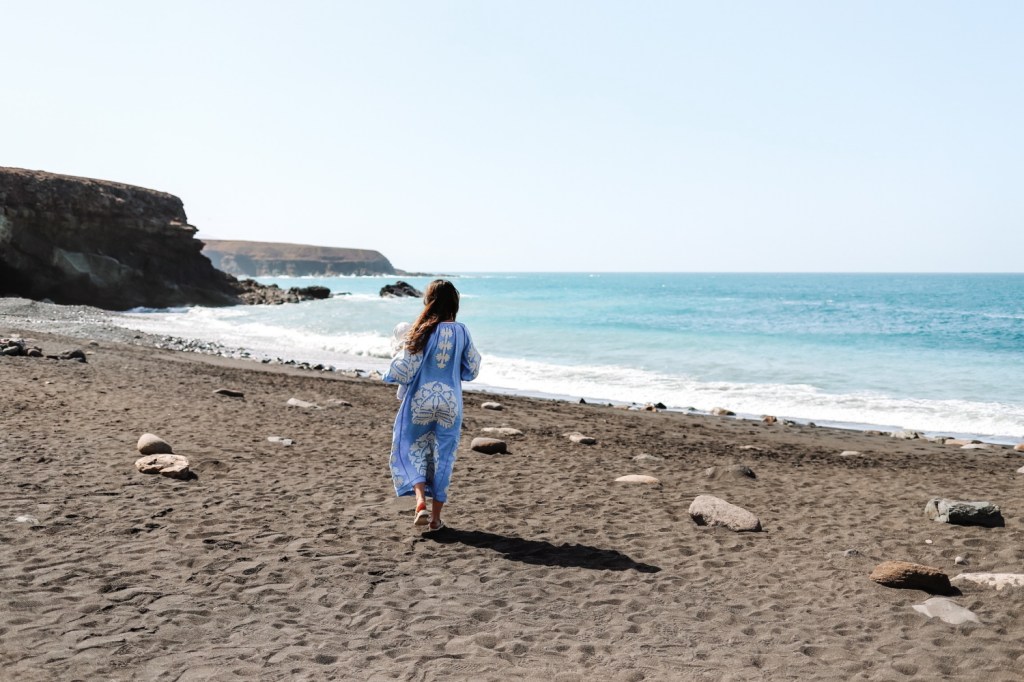 This image has an empty alt attribute; its file name is fuerteventura_playa-ajuy_1.jpg